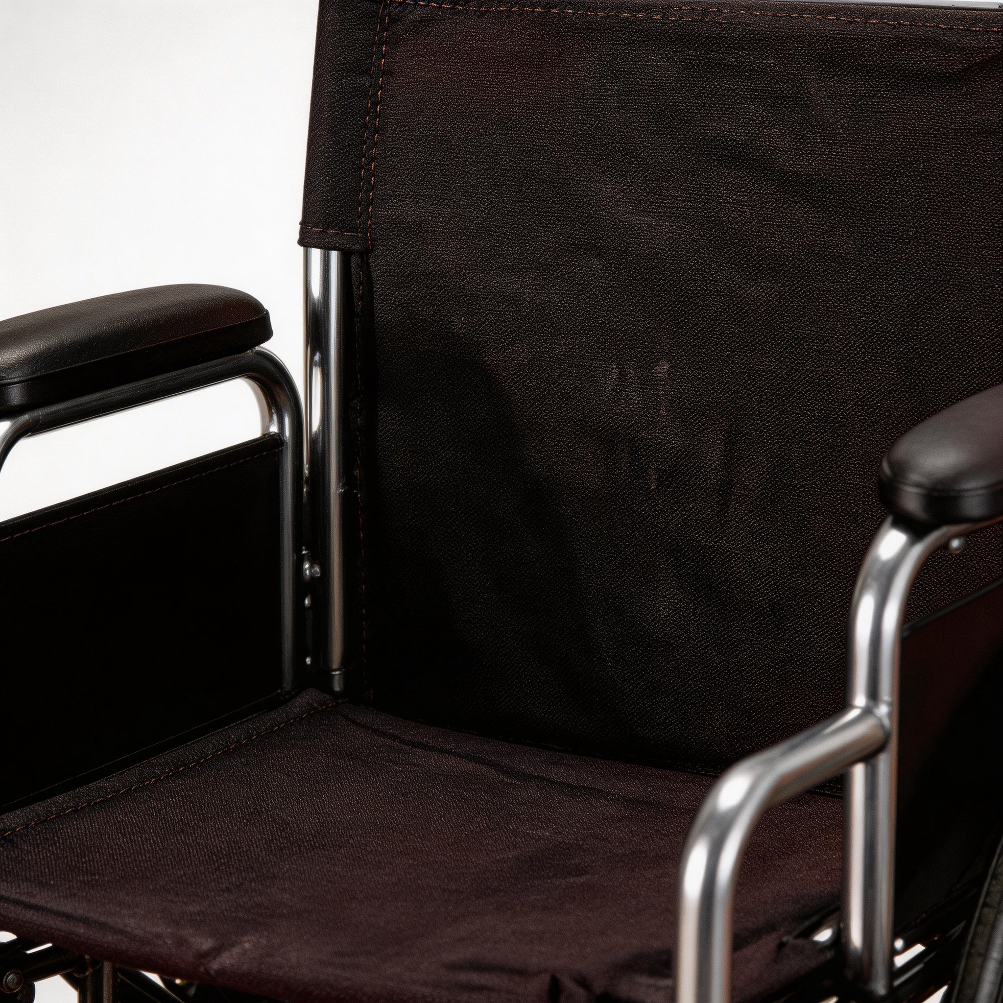 BME4618 26 Inch High-Capacity Bariatric Manual Wheelchair | CDL Lbs Max Lond