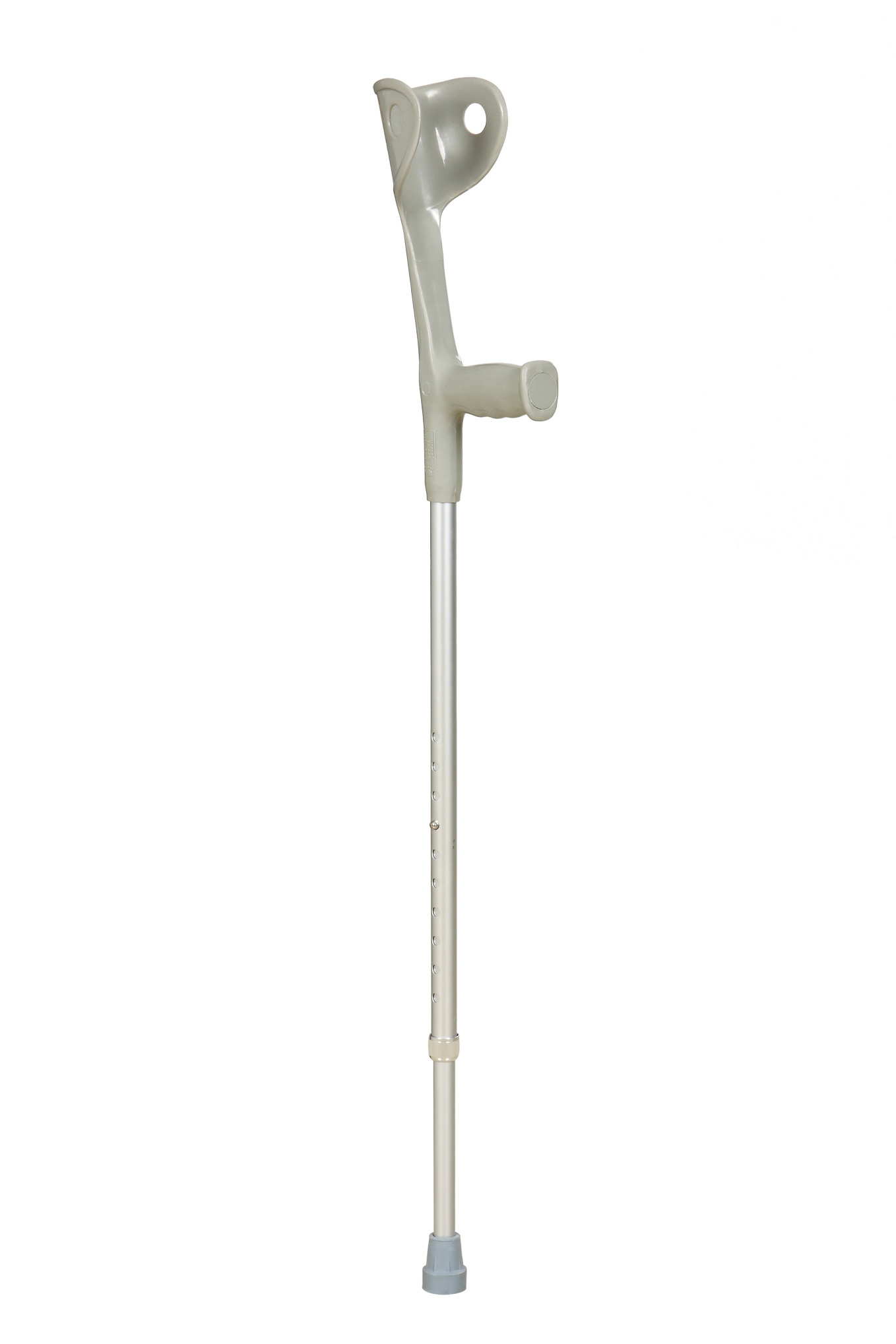 Innitatur cubito fusum fractum crus