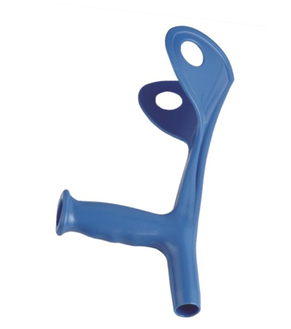 Innitatur cubito fusum fractum crus