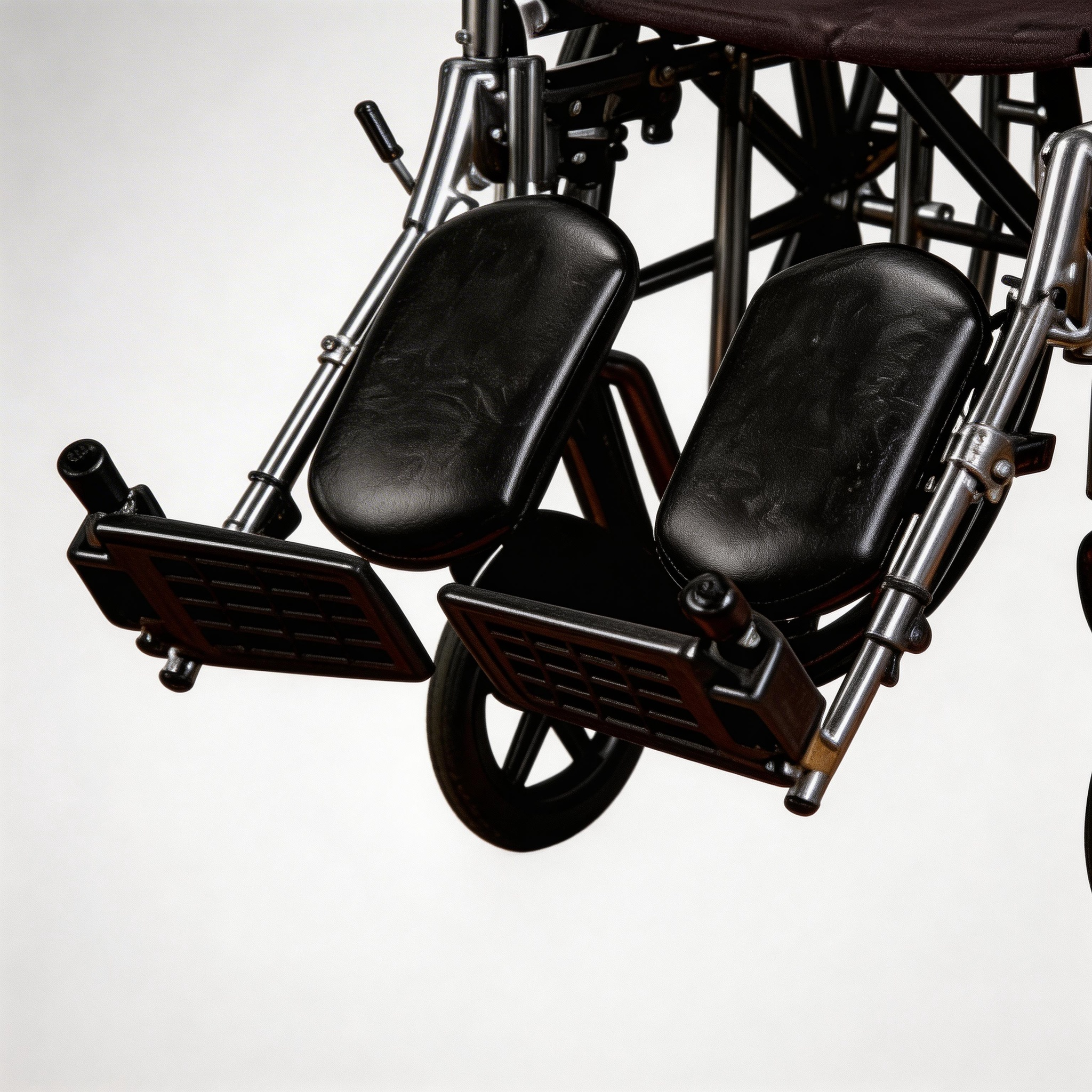 BME4618 26 Inch High-Capacity Bariatric Manual Wheelchair | CDL Lbs Max Lond
