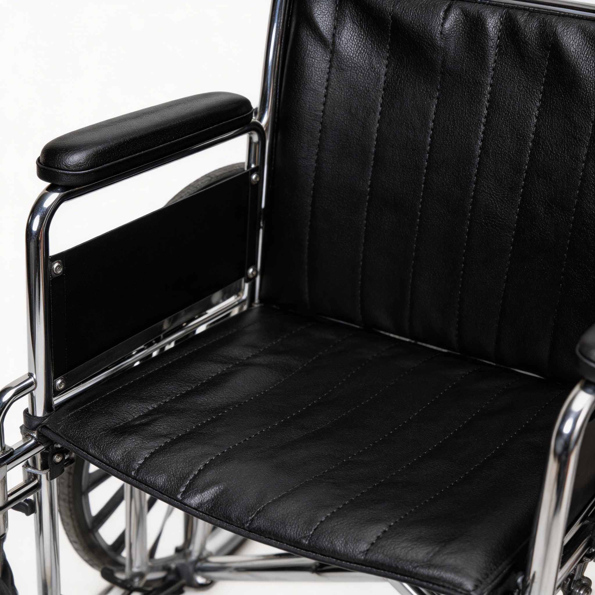 BME4618 28-Inch High-Capacity Bariatric Manual Wheelchair | D LBS Max Load