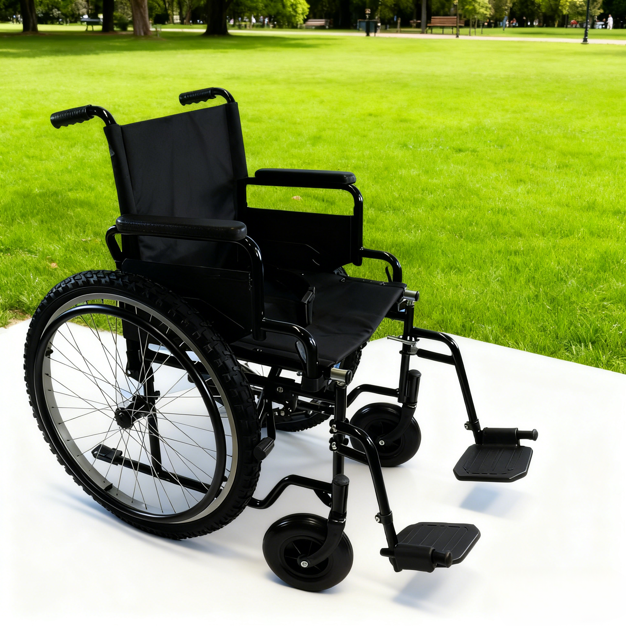 Wheelchair Solidae Tires pericula tollunt, quae tires pneumatica vel aere repleta in agros asperos inducunt.